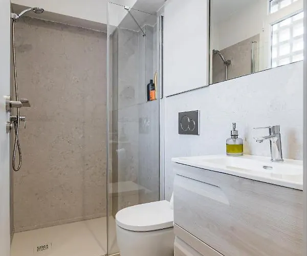 Completamente Reformado Con Vistas Al Mar Y Piscina *